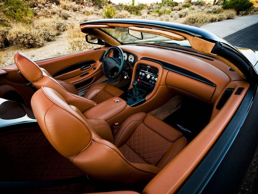 Интерьер Aston Martin DB AR1 Zagato 2003 года  (NA) (фото 42 из 51)